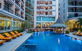 โฮเต็ล เจ พัทยา (SHA Extra Plus)